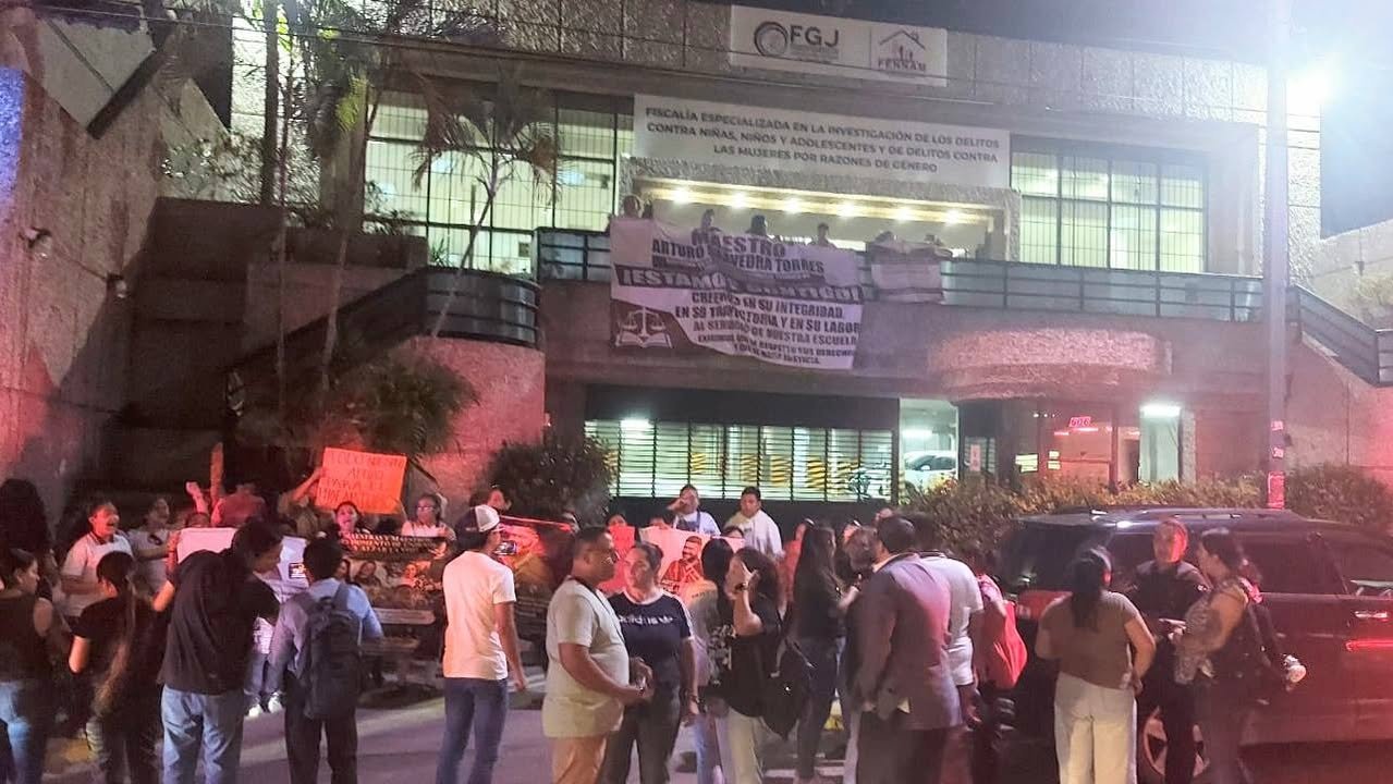 Abogado de maestro acusado de abuso sexual dice que no hay pruebas de delito