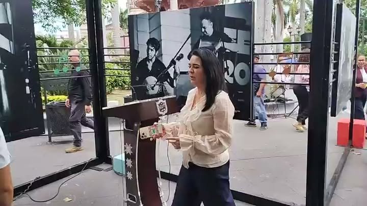 Ahora se realiza la inauguración de la Exposición Fotográfica “Tampico a ritmo de Jazz” en la Plaza de Armas