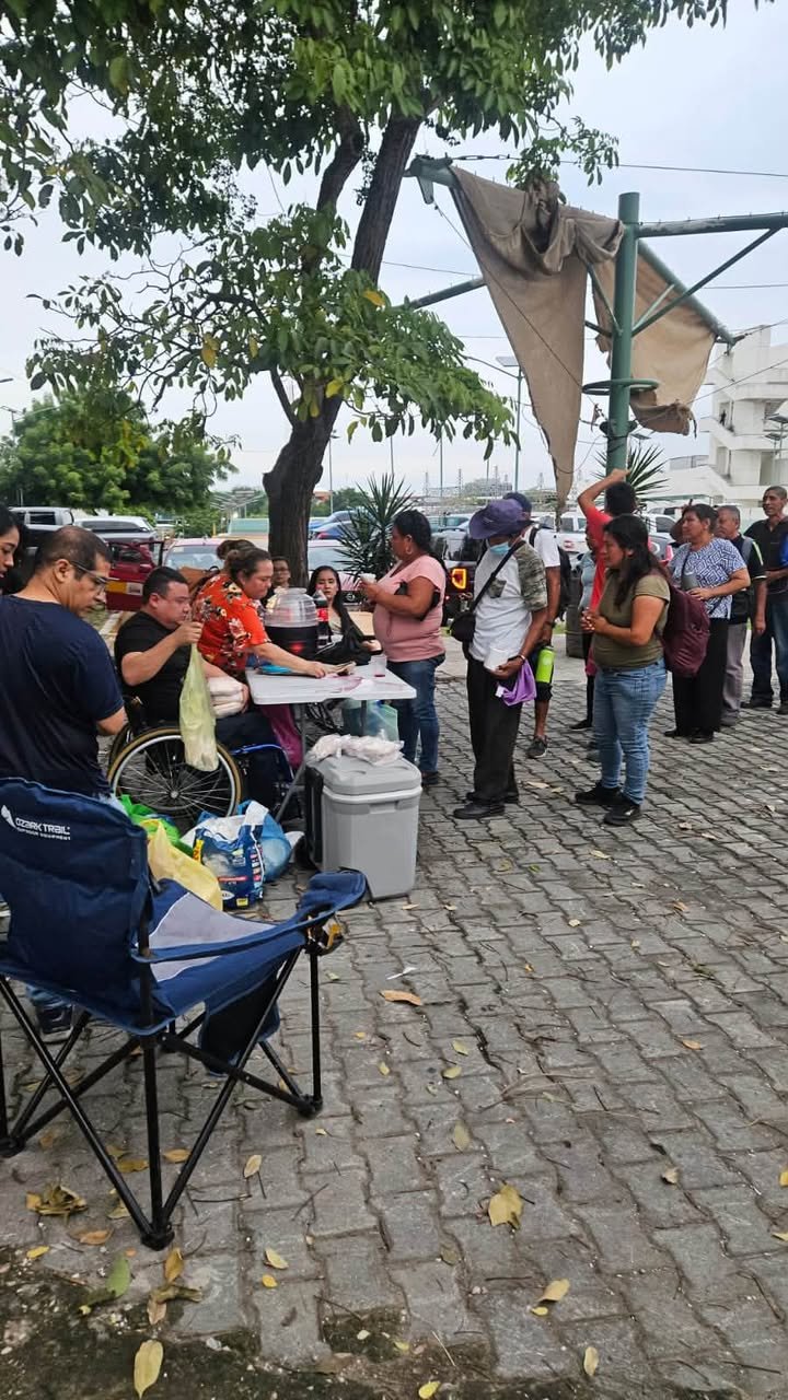 Artículos de higiene y material médico, integrantes de la asociación civil Corazones con Capacidad realizaron…