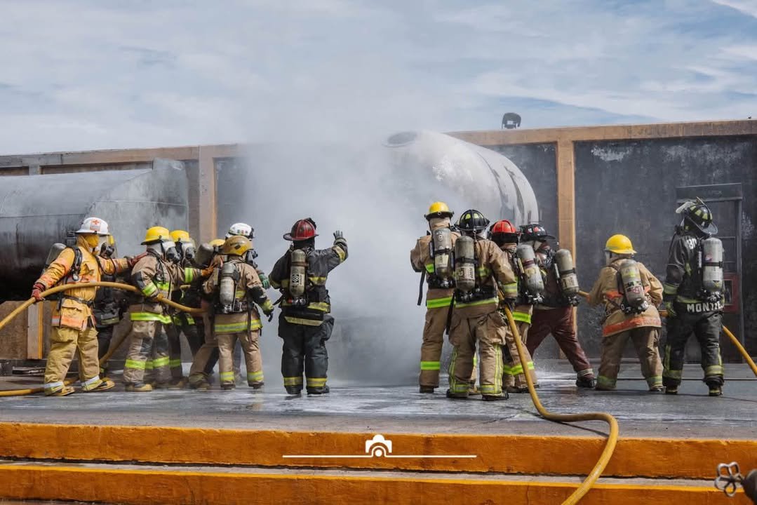 Bomberos de Ciudad Madero destacan en congreso internacional de rescate