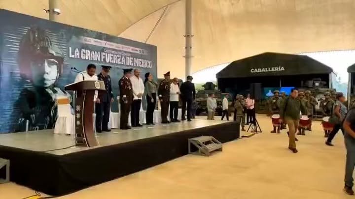 Ceremonia de clausura de la Exposición Militar 'La Gran Fuerza de México' en el Recinto Ferial