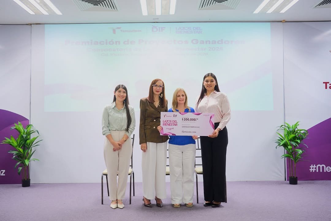 El DIF Tamaulipas reconoció la labor altruista de Cáritas de Tampico presidida por Aida Féres, esposa de Chucho Nader