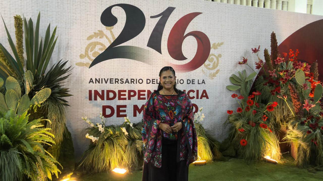 Más de 3 mil personas participaron en el desfile cívico-militar por el 216 aniversario de la Independencia de México