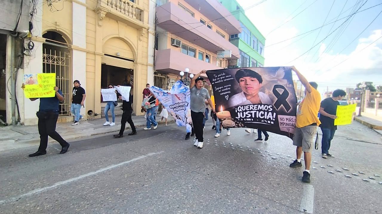 Protestan en Tampico para exigir justicia para Chóforo y Gaby a más de 40 días de los hechos