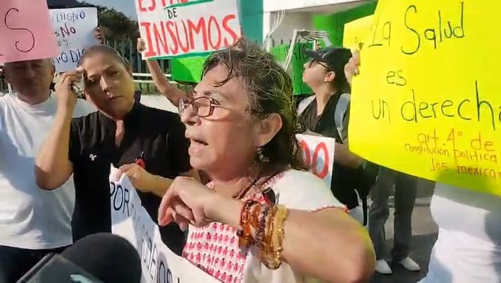 Protestan trabajadores del IMSS por falta de insumos y pérdidas de sus derechos laborales