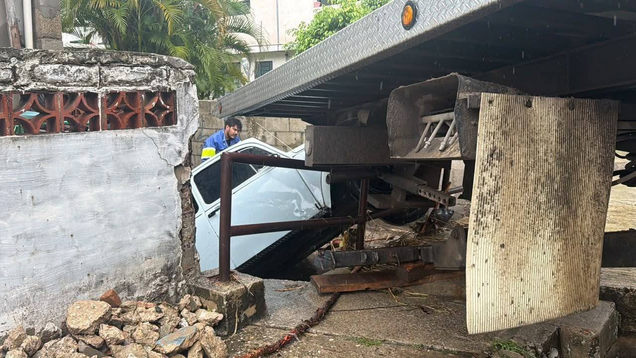 Vochito que se lo tragó un canal quiere volver a rodar